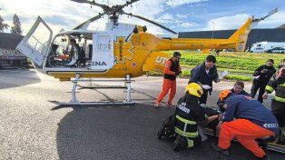 Un camionero sufrió un fuerte choque en Circunvalación y quedó atrapado