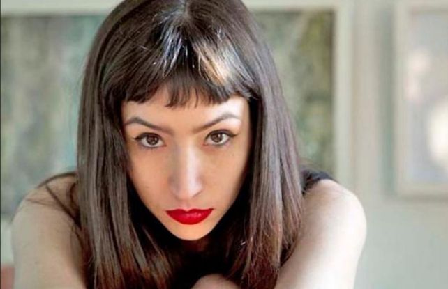 sofia-gala-presento-su-novia-topless
