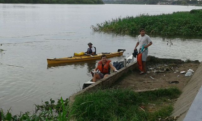 Finalizaron las tareas de limpieza en la costa del río Paraná