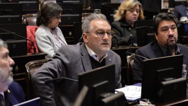 El senador por Santa Fe Marcelo Lewandowski dio el presente en la sesión de este miércoles.
