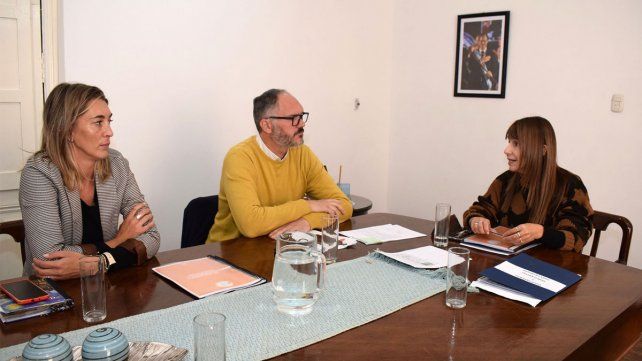 La ministra Velázquez recibió al director de Salud Mental y la coordinadora del 0800