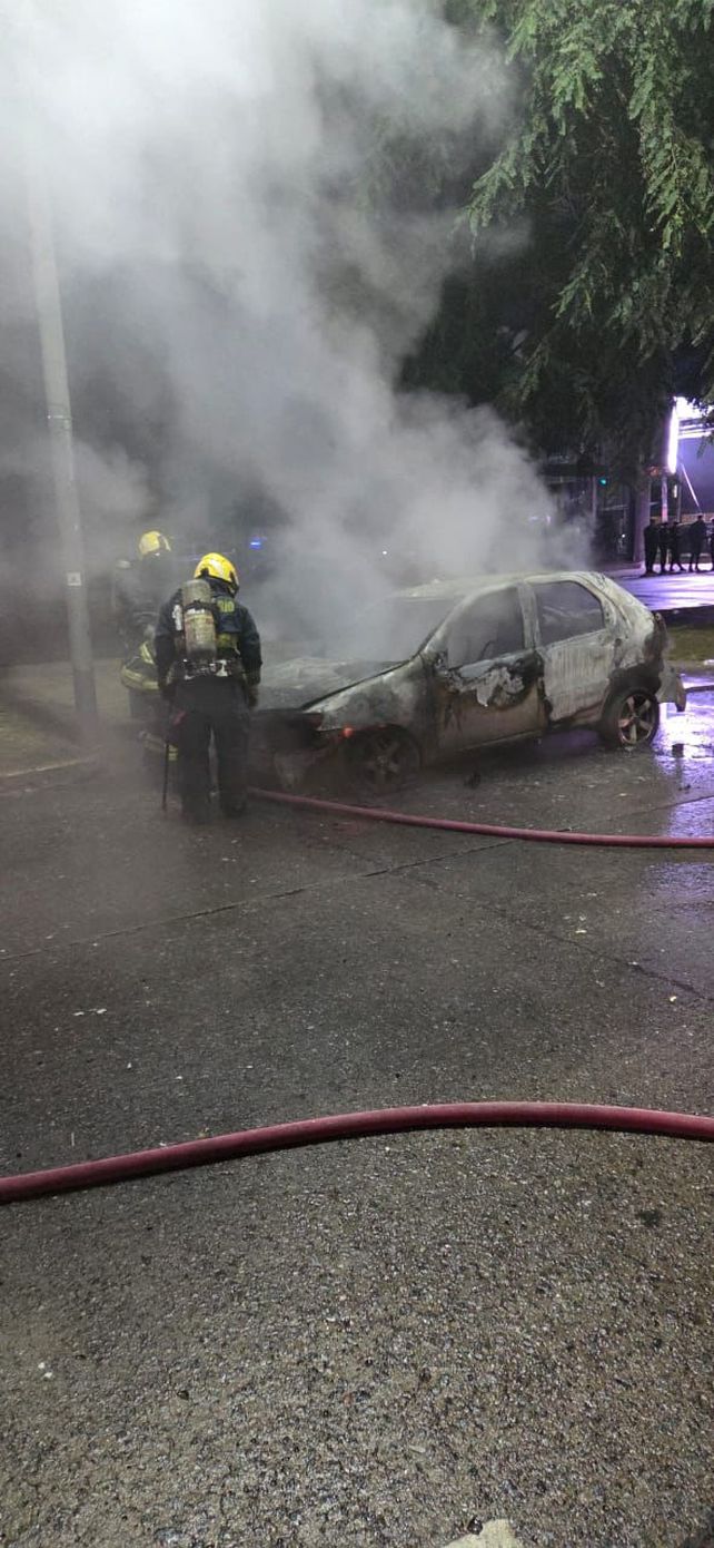 Los Bomberos Voluntarios fueron los primeros en llegar.