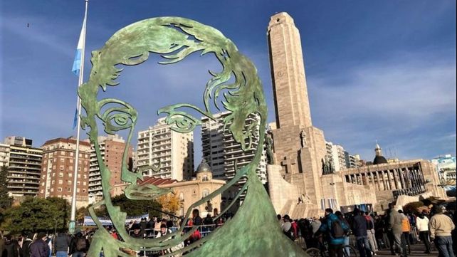 Los festejos del Día de la Bandera se concentrarán frente al Monumento. 