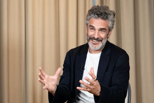 Leonardo Sbaraglia habló con Zoom en la previa del estreno de Asfixiados. Y contó su romance con Rosario.