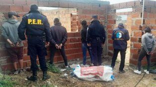 Secuestran dosis de cocaína y marihuana fraccionada, tres celulares y dinero en efectivo en pesos y dólares. Hay tres detenidos en Jefatura de Victoria