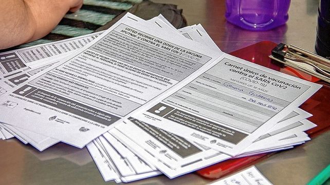 Salud: estudian la efectividad de la vacunación con una o dos dosis