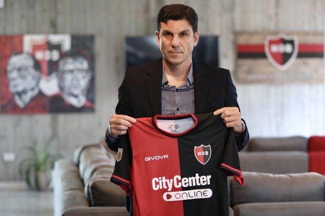 Oficial. Mauricio Larriera fue presentado el miércoles como entrenador de Newell’s para el 2024.