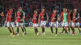 Colón perdió ante su gente y sigue en caída libre.