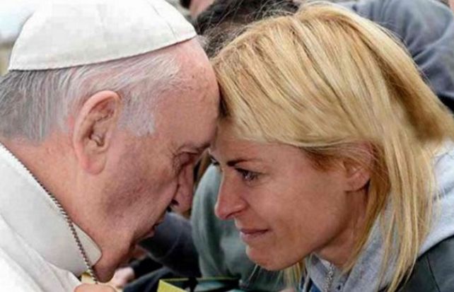 Tobal concurrió ayer a la audiencia general en Plaza San Pedro para ver al Sumo Pontífice.