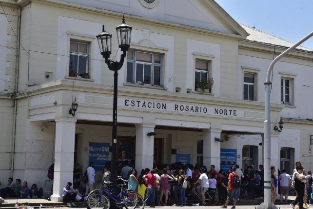 demanda. El día en que se vendieron los tickets hubo largas colas.