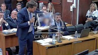 Maradona tenía el abdomen a punto de explotar, me sorprendió, declaró un policía que vio el cuerpo.