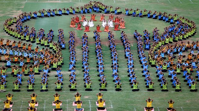 La India  celebra el Día Internacional del Yoga