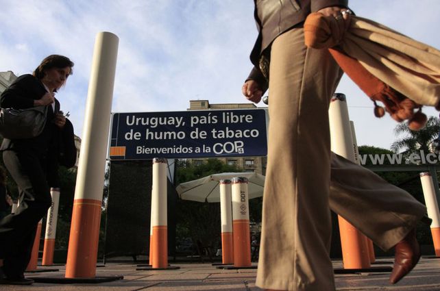 Uruguay dispuso que el 80% de las cajas de cigarrillos contengan advertencia por el daño que causan.