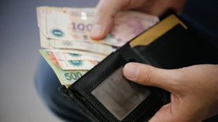 Las deudas y la mora financiera golpea con más fuerza a jóvenes y sectores de menores ingresos.