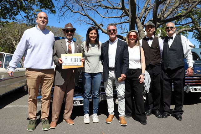 Los autos históricos de Santa Fe saldrán a la calle y se exhibirán en el Monumento Nacional a la Bandera