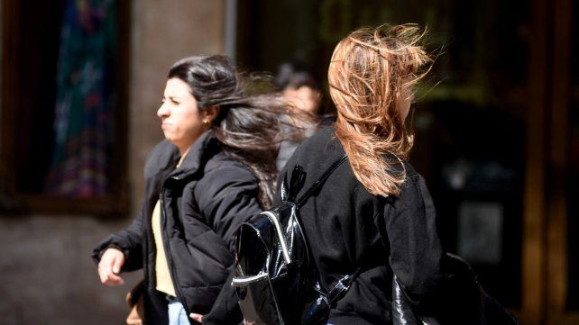 El tiempo en Rosario: martes con algunas nubes y fuertes ráfagas matinales