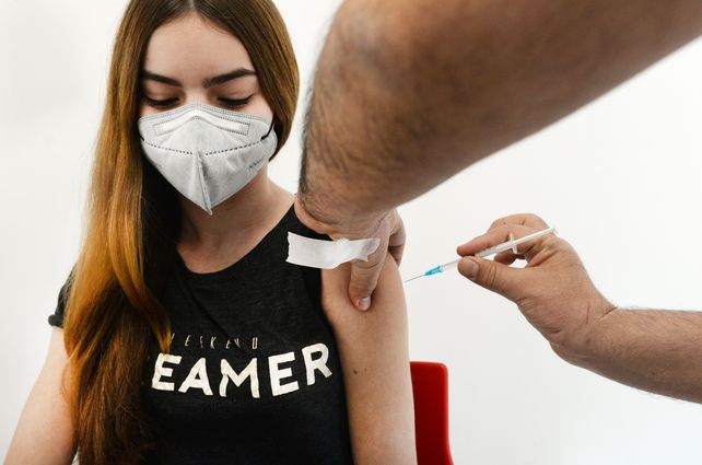 Menos complicaciones. Los refuerzos evitan problemas ante el contagio.&nbsp;