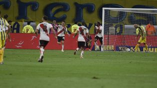 Nacho Fernández celebra el segundo de River. Hacía poco había ingresado.