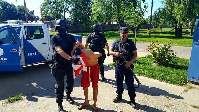 Allanamientos en Santa Rosa y Villa Oculta: detenidos y secuestro de armas de fuego