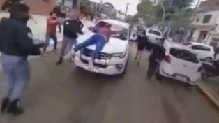 El ministro de Salud de Formosa atropelló a un manifestante y lo llevó varios metros en el capó