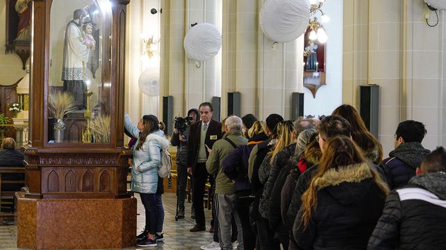 Fieles rosarinos celebran San Cayetano y renuevan su pedido de pan y trabajo