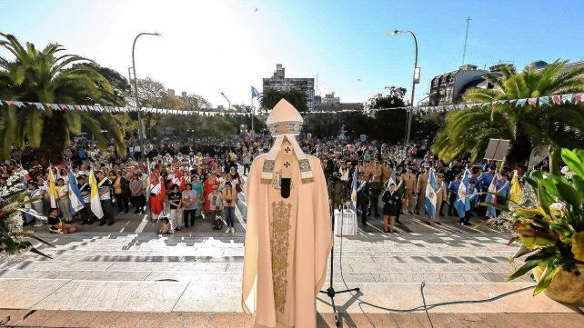 Caravana y misa para homenajear a la Virgen del Rosario