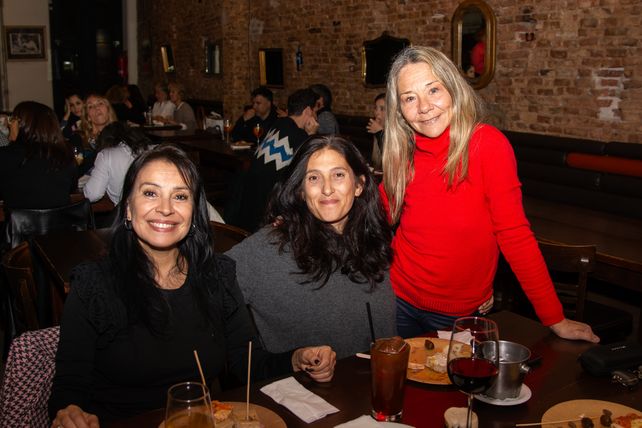 Laura Cortéz, Sara Taralo y Claudia Deleda