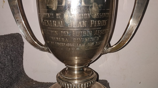 El 30 de diciembre de 1950, el Sabalero festjó un título oficial de AFA.