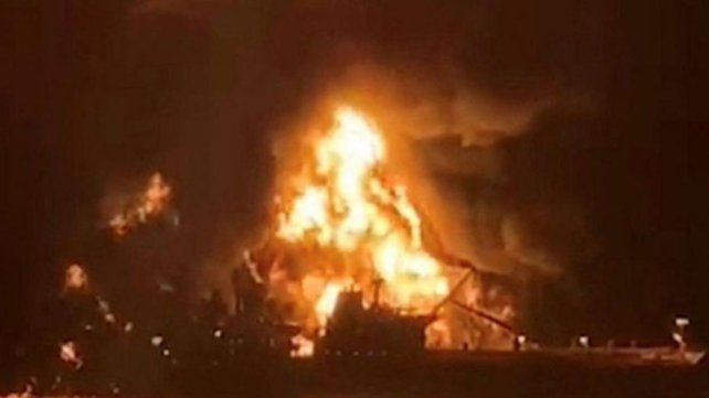 Un buque que transportaba petróleo fue atacado con drones en el estrecho de Ormuz