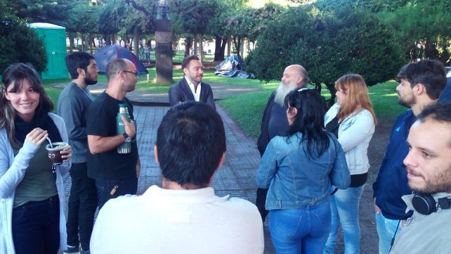 Mauro Urribarri y Emilio Pérsico visitaron el campamento de los militantes del Movimiento Evita