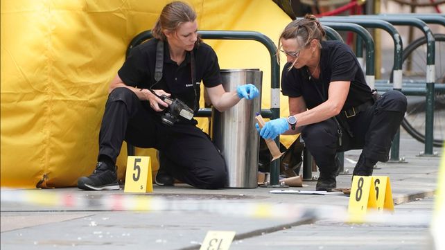 Un tiroteo dejó dos muertos en el centro de Oslo y lo investigan como acto terrorista