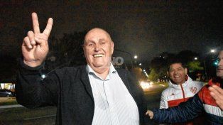 Luis Spahn se impuso en una reñida elección y seguirá al frente de Unión