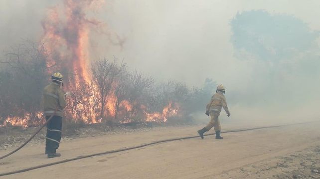 Graves incendios forestales en las Sierras de Córdoba