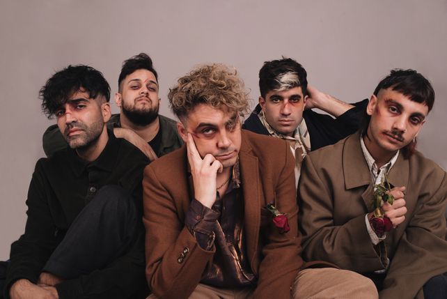 Indie contra los golpes. Muñecas presenta su EP en Distrito Siete.