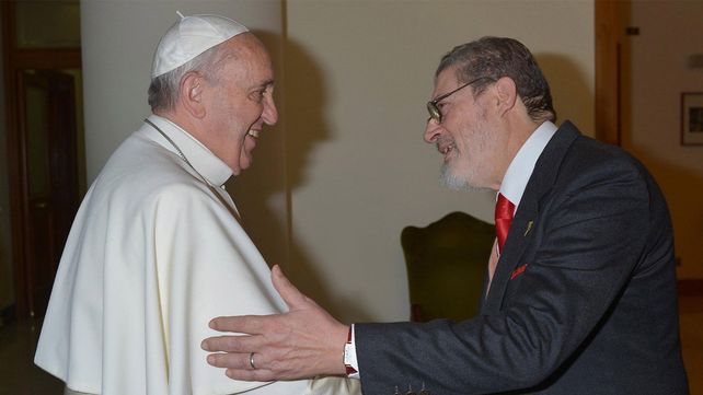 Murió el médico personal del Papa Francisco por una neumonía derivada de coronavirus