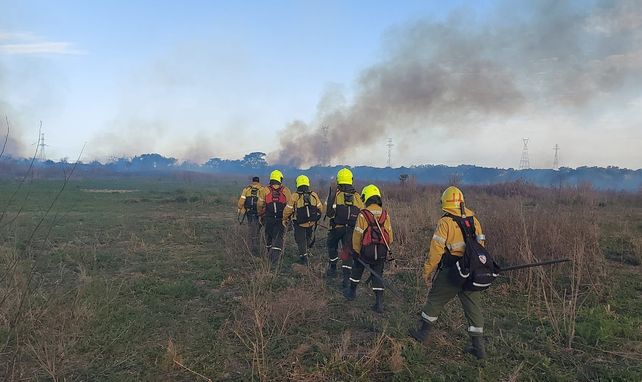 Incendios: se logró contener el foco lindante al Túnel
