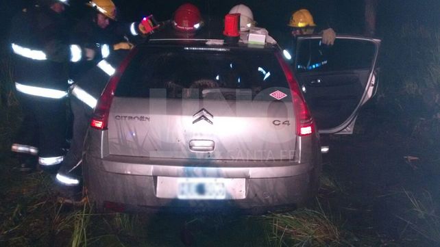 Murió una mujer que volcó con su automóvil en la ruta nacional 8