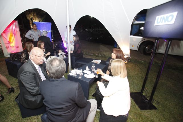 La gran carpa del grupo América en los jardines de Alma.