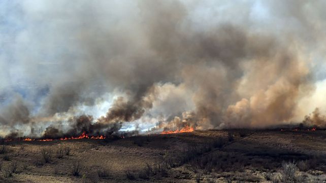 SNMF: tres de nueve incendios activos se combaten en Entre Ríos