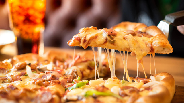 Un usuario de TikTok mostró cómo se puede recalentar una pizza de manera poco convencional.
