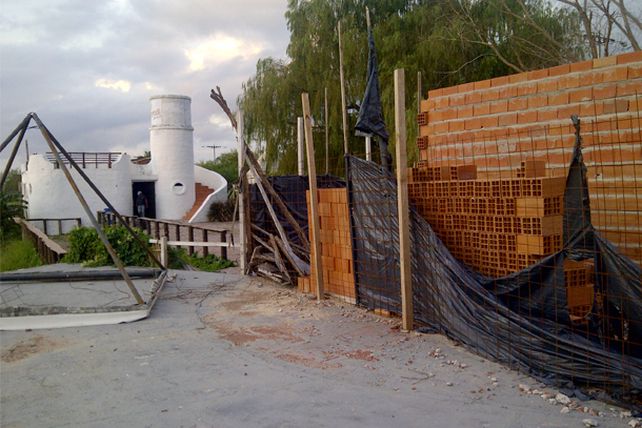 Se incendió una parte de la obra del restaurante de Piedras Blancas