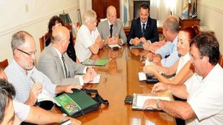 El gobierno convocó a los gremios estatales a reunión paritaria central