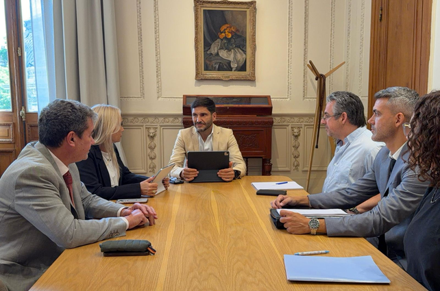 Como jefe de la Unidad de Microtr&aacute;fico, en marzo Carbone particip&oacute; de una reuni&oacute;n con el gobernador Maximiliano Pullaro, el ministro de Seguridad, Pablo Cococcioni, la fiscal general, Mar&iacute;a Cecilia Vranicich y otras autoridades para&nbsp;evaluar los resultados de las acciones que se implementaron en conjunto contra la violencia y el narcotr&aacute;fico.&nbsp;