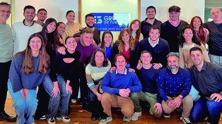 El equipo al frente de la agencia de viajes Grupo 3 de Turismo.