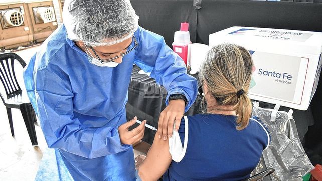 La mitad de la población argentina tiene dos dosis contra el Covid