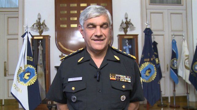 Acusan al jefe de la Policía Federal de usar un avión oficial para ir a su casamiento