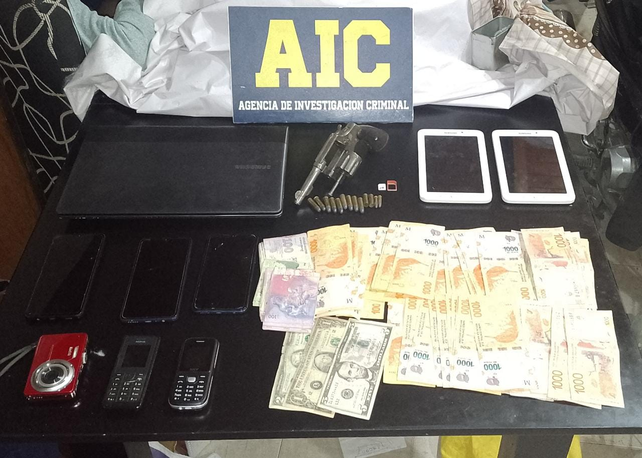 Parte de lo secuestrado en los allanamientos de esta madrugada&nbsp;