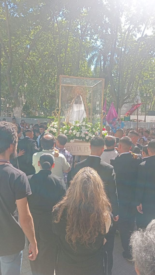 Una multitud participó de los actos religiosos en el Día de la Vírgen del Rosario