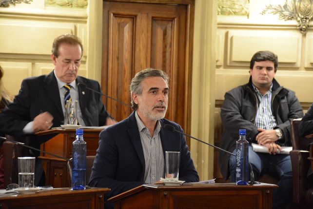 González: La decisión de Corral traerá un aumento de tasa o un juicio millonario