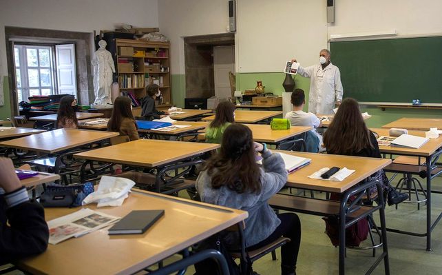 En pandemia, un director pidió a las familias de los alumnos que vean más allá de las notas